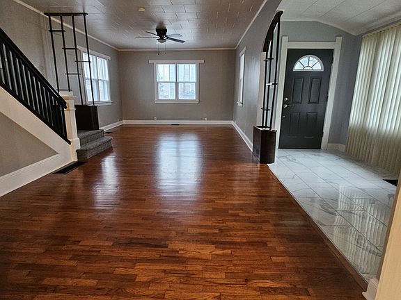 3rd image of 335 W 4th St