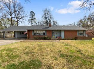 203 W Wakefield Ave, Sikeston, MO 63801