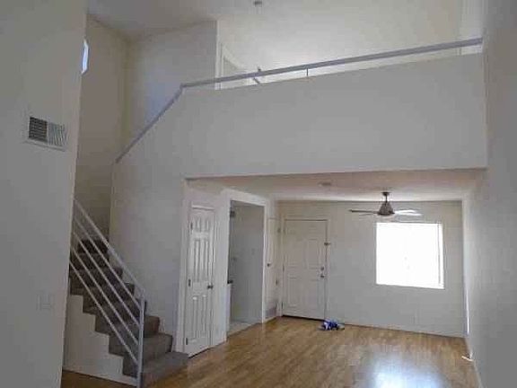 3rd image of 1939 Tamarind Ave APT 6