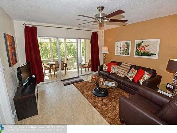 3rd image of 3020 NE 16th Ave APT 305