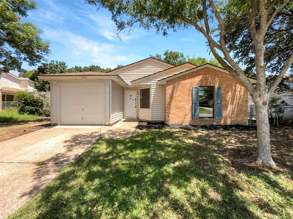 7717 Xavier Dr, Fort Worth, TX 76133