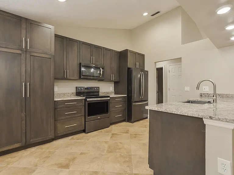 3035 Bluffton Cv — Photo 10