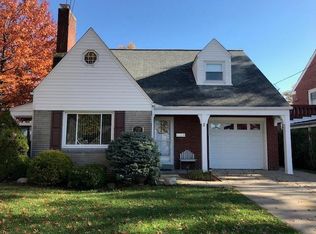112 Green Dr, Pittsburgh, PA 15236