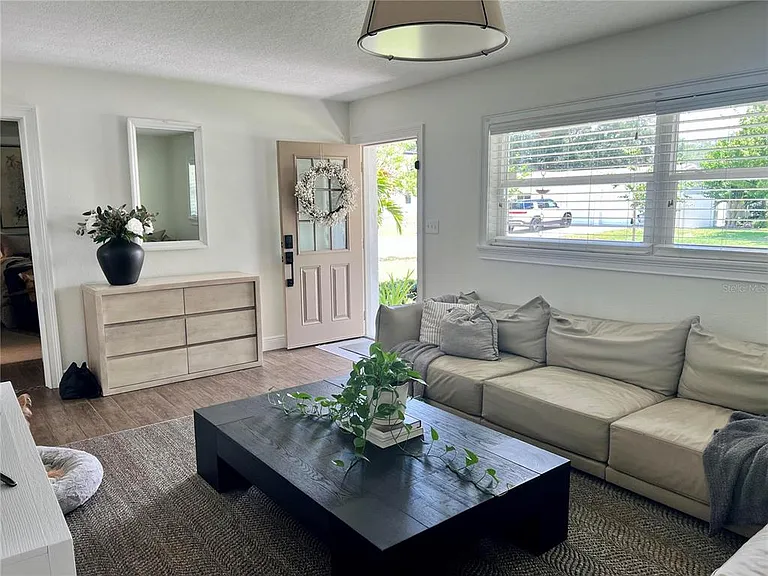 4613 S Ferdinand Ave — Photo 11