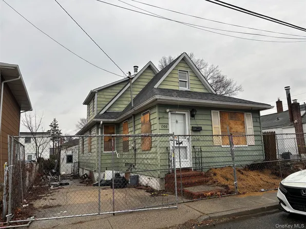 1366 E Street, Elmont, NY 11003