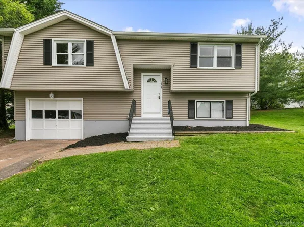 258 Cartpath Drive, Meriden, CT 06450