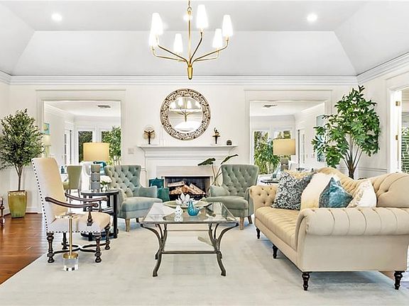 4th image of 2700 Treasure Ln