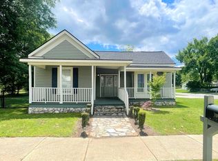 102 W Lipham St, Tallapoosa, GA 30176