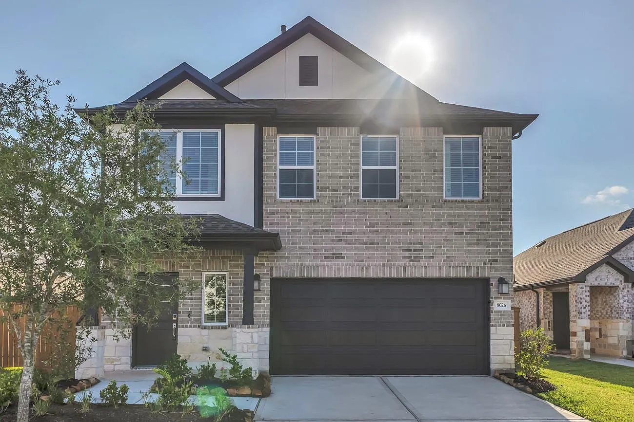4 bed, 2.5 bath, 2404 sqft, $2,695 — Photo 1