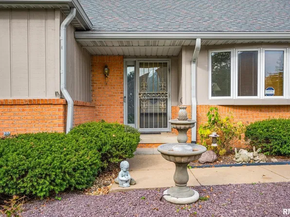 7421 N Brittany Park Pl, Peoria, IL 61614