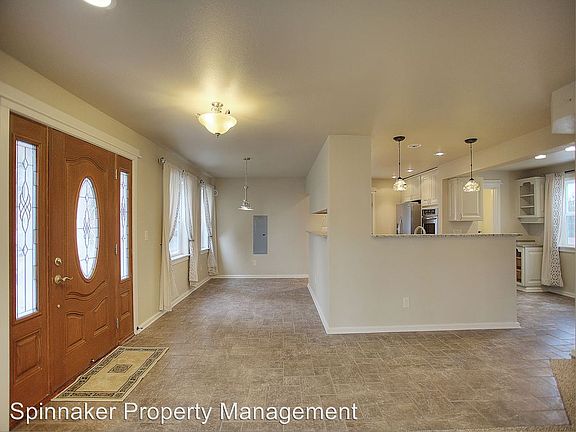 4th image of 2243 E Day Island Blvd W