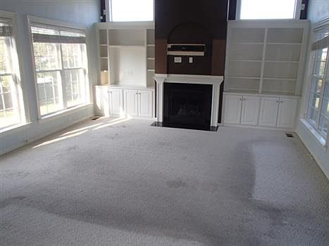 3rd image of 122 Nansemond Pointe Dr