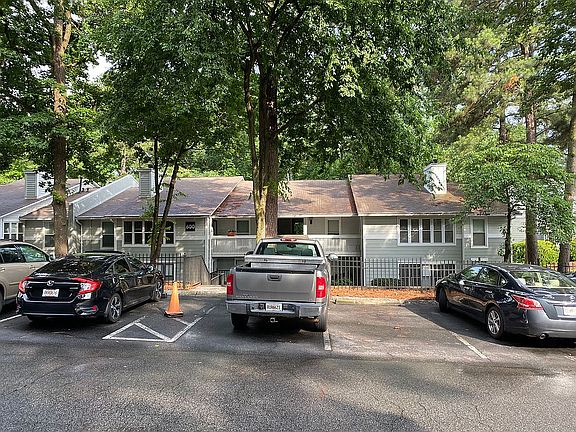 2nd image of 614 Summit North Dr NE