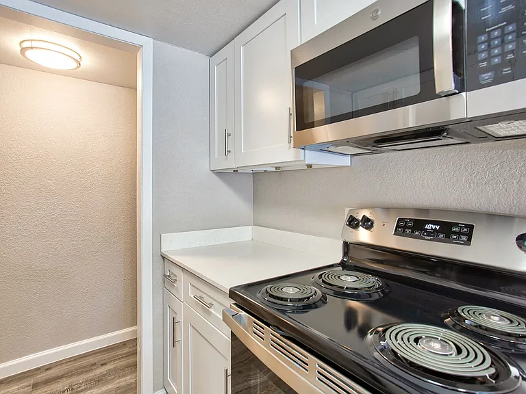 Athens Townhomes — Photo 19