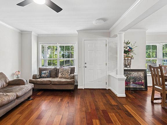 4th image of 115 Provence St
