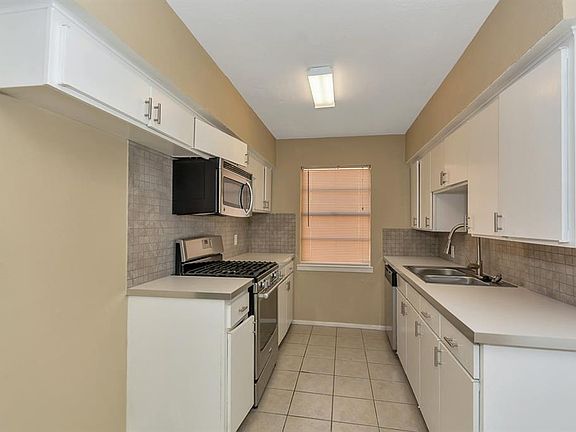 3rd image of 427 E Mona Ave
