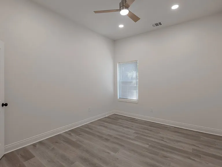 1515 Morrell Ave — Photo 17