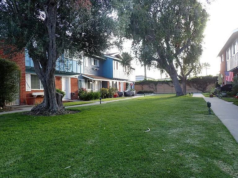 10156 Holburn Dr — Photo 28