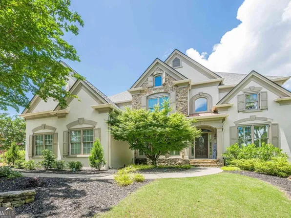 5825 Laurel Oak Dr, Suwanee, GA 30024