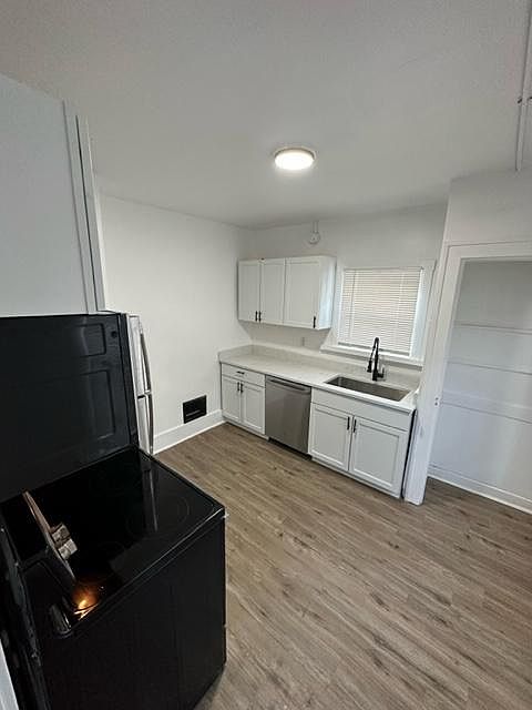 1st image of 310 W 35th St APT 2