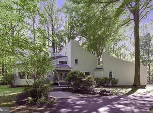 10109 Walker Woods Dr, Great Falls, VA 22066