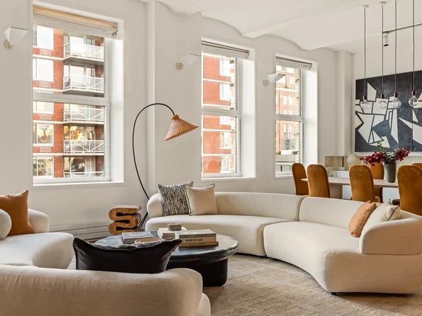 257 West 17th Street image 1 of 21