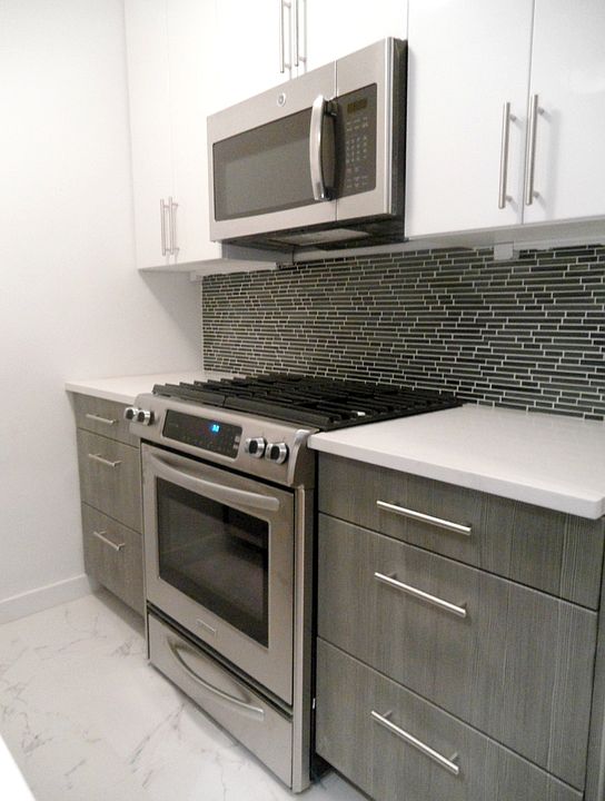 2nd image of 330 W 58th St APT 09N