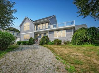 18 Anawan Ave, Narragansett, RI 02882