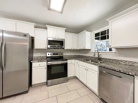 4th image of 5024 Chapman St