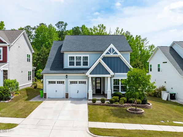 2135 Leo Dr, Apex, NC 27502