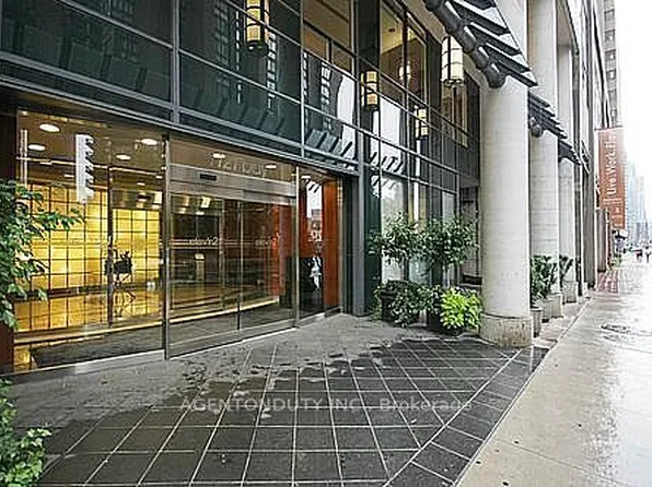 1121 Bay St, Toronto, ON