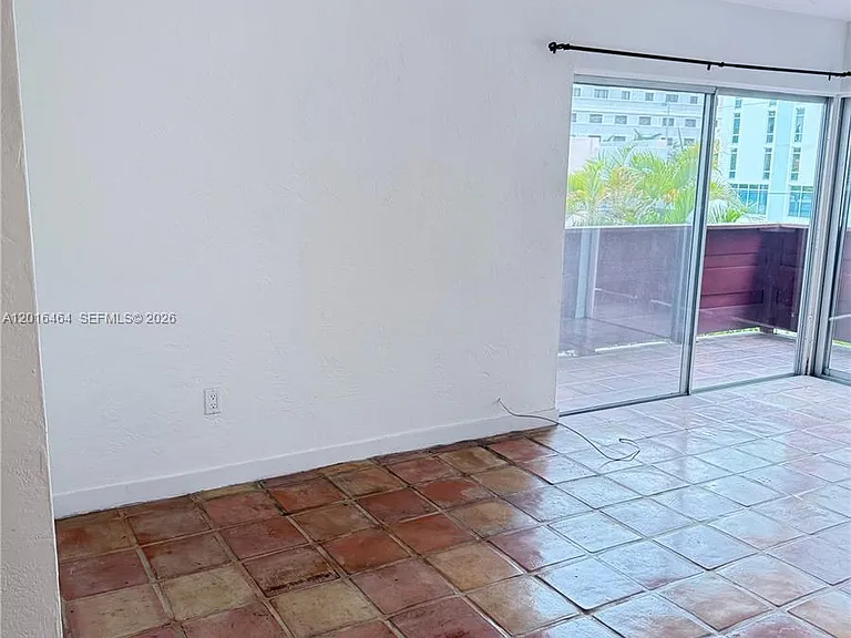 1205 Mariposa Ave #301 — Photo 10