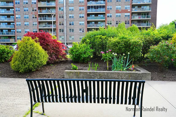 Rented by Norman Raindel, LREB | media 39