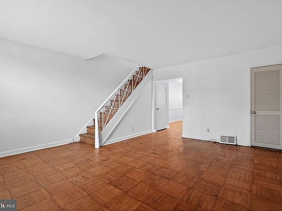 3rd image of 2917 Benner St