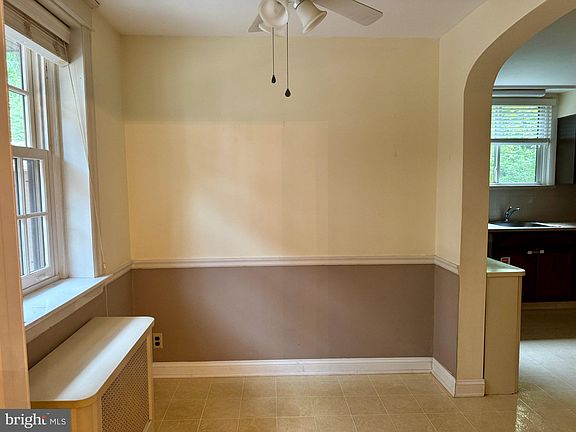 5th image of 8235 Brookside Rd