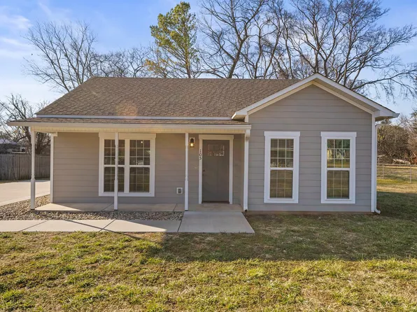 105 Walnut St, Cowan, TN 37318