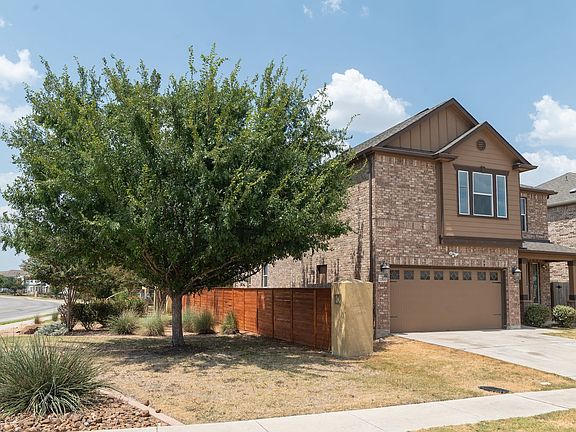 3rd image of 12500 Lucida Ln