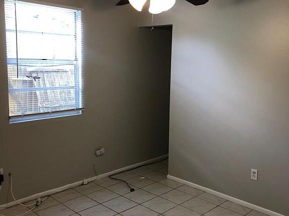 5th image of 2804 Anthony Dr APT A