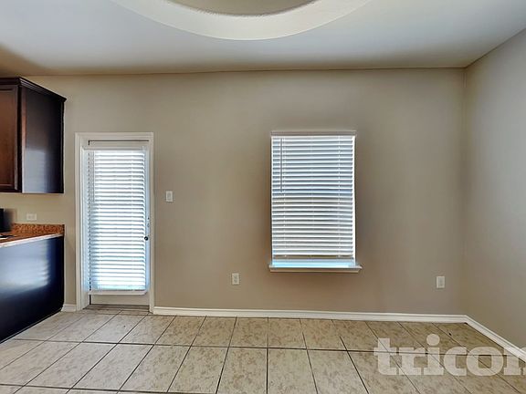 3rd image of 3846 Bogie Way