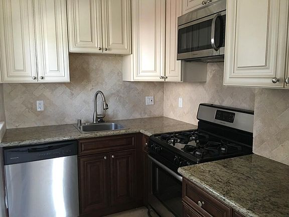 5th image of 3965 Hamilton St #1/2