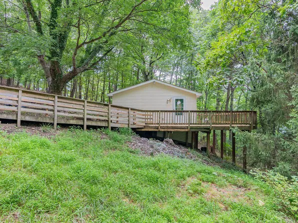 479 Vesey Dr, Front Royal, VA 22630