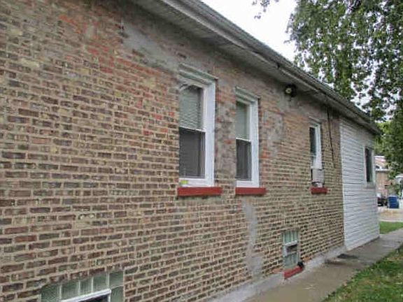 3rd image of 3925 Euclid Ave