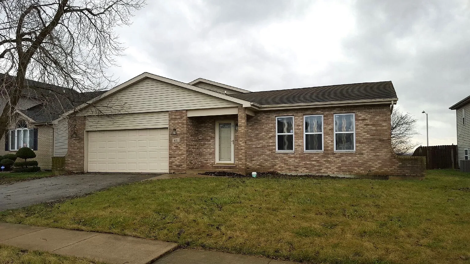 611 Clover Ln photo 1