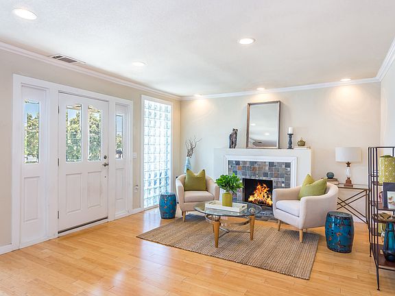 3rd image of 251 E Las Flores Dr