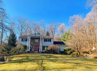 7 Rollingwood Dr, New City, NY 10956