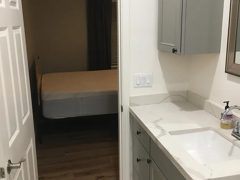 1005 Ferry St #D — Photo 14