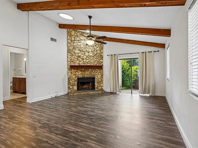 325 Timberline Trl — Photo 12