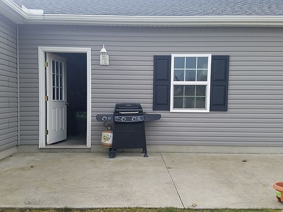 3rd image of 18 Overland Dr