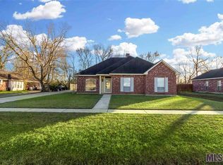 3430 Redbud St, Zachary, LA 70791