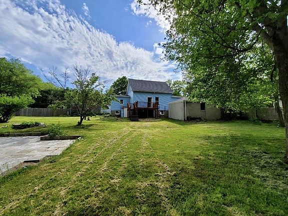 2nd image of 249 Bonin St